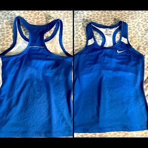Nike tank top w/ built in bra